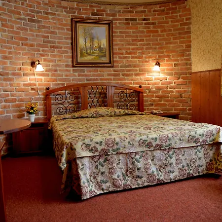 Hansa Hotelli 3*